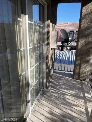 Photo #5: 2353980 Listing 