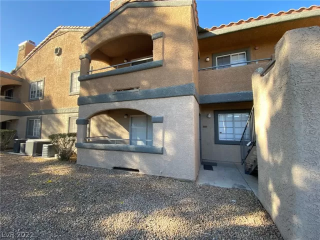 MLS: 2353982 Condo For Sale