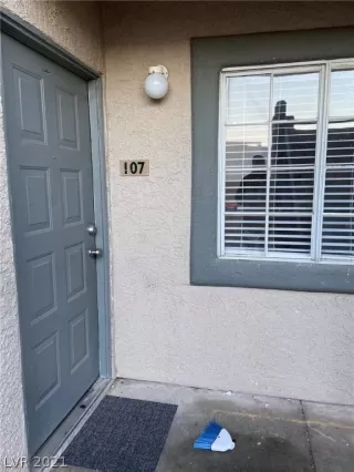 Photo #2: 2353982 Listing