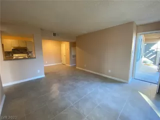 Photo #3: 2353982 Listing