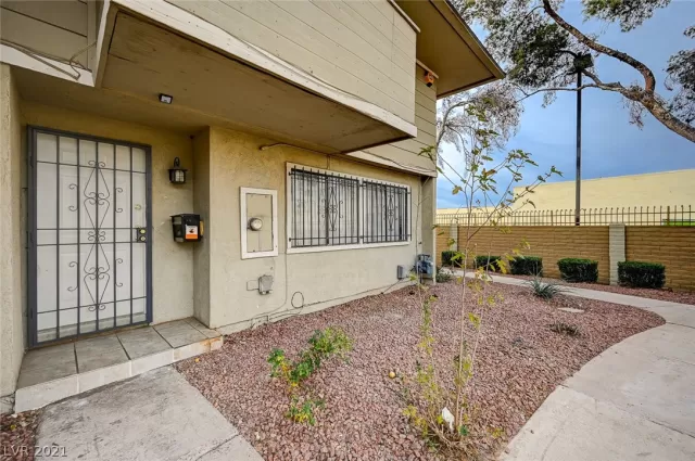 MLS: 2354028 Condo For Sale