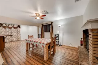 Photo #4: 2354028 Listing