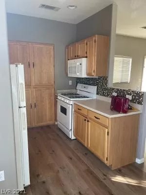 Photo #2: 2354035 Listing 