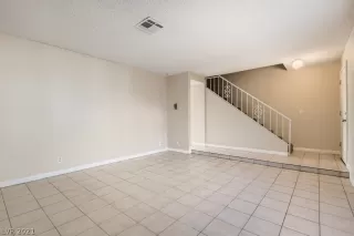 Photo #4: 2354046 Listing