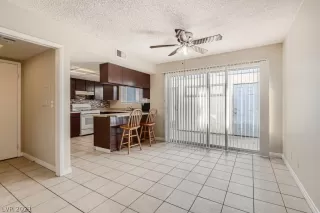 Photo #5: 2354046 Listing