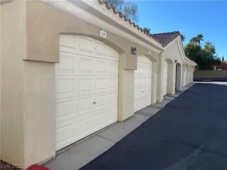 Photo #4: 2354058 Listing 