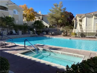 Photo #5: 2354058 Listing 