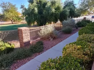 Photo #4: 2354061 Listing