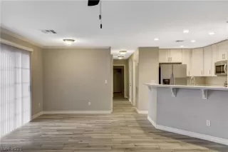 Photo #6: 2354093 Listing 