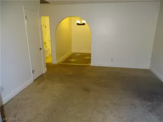 Photo #3: 2354098 Listing 