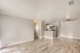 Photo #6: 2354109 Listing