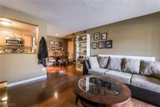 Photo #4: 2354134 Listing 