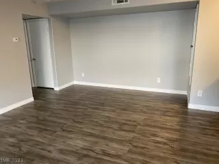 Photo #4: 2354139 Listing 