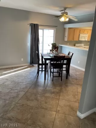 Photo #4: 2354157 Listing