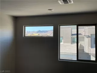 Photo #5: 2354174 Listing