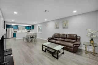 Photo #4: 2354179 Listing 