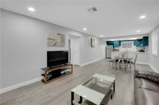 Photo #5: 2354179 Listing 