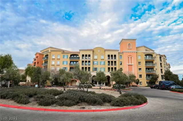 MLS: 2354186 Condo For Sale