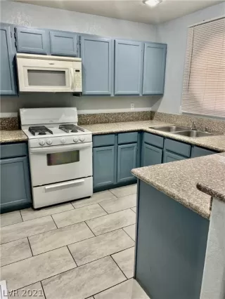 Photo #6: 2354209 Listing 