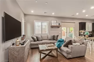 Photo #4: 2354307 Listing 