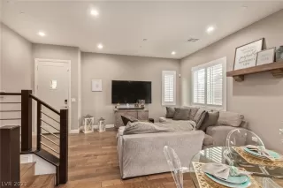 Photo #5: 2354307 Listing 