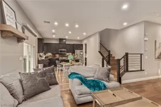 Photo #6: 2354307 Listing 