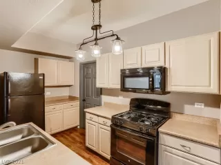 Photo #4: 2354315 Listing 