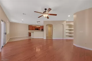 Photo #2: 2354333 Listing