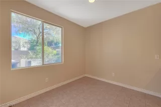 Photo #5: 2354333 Listing