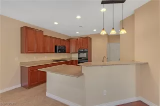 Photo #6: 2354333 Listing