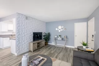 Photo #6: 2354339 Listing