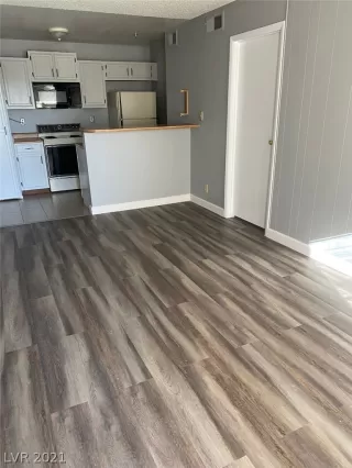 Photo #6: 2354351 Listing 