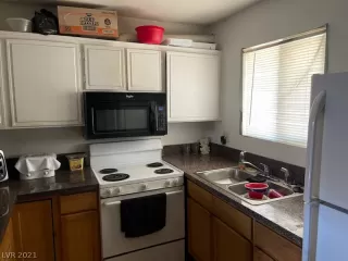 Photo #3: 2354371 Listing