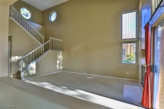 Photo #6: 2354397 Listing