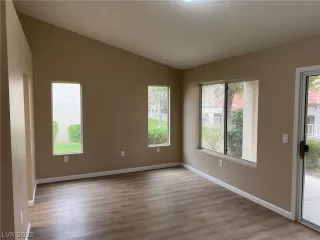 Photo #4: 2354399 Listing 