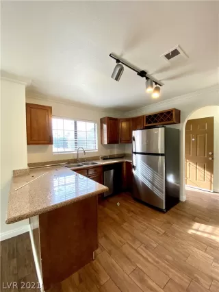 Photo #2: 2354441 Listing 