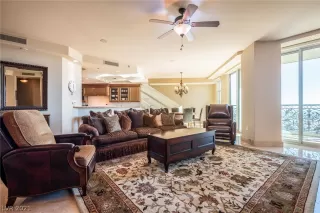 Photo #5: 2354450 Listing