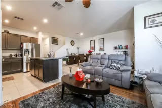 Photo #3: 2354451 Listing