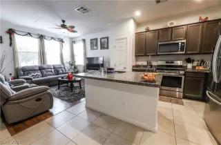 Photo #6: 2354451 Listing