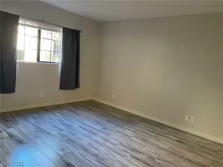 Photo #5: 2354470 Listing