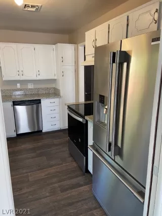 Photo #5: 2354554 Listing