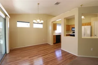 Photo #5: 2354580 Listing 