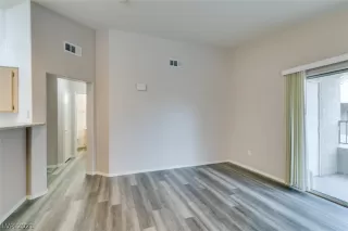 Photo #3: 2354582 Listing