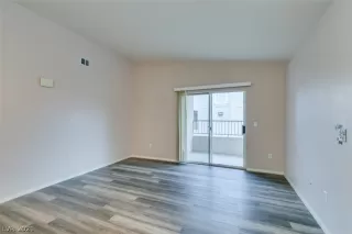 Photo #4: 2354582 Listing