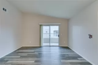 Photo #5: 2354582 Listing