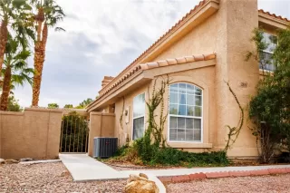 Photo #3: 2354594 Listing