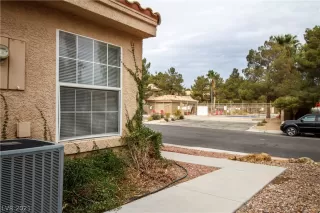 Photo #5: 2354594 Listing