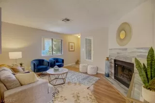 Photo #3: 2354640 Listing