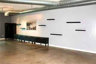 Photo #2: 2354679 Listing 