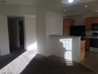 Photo #6: 2354695 Listing